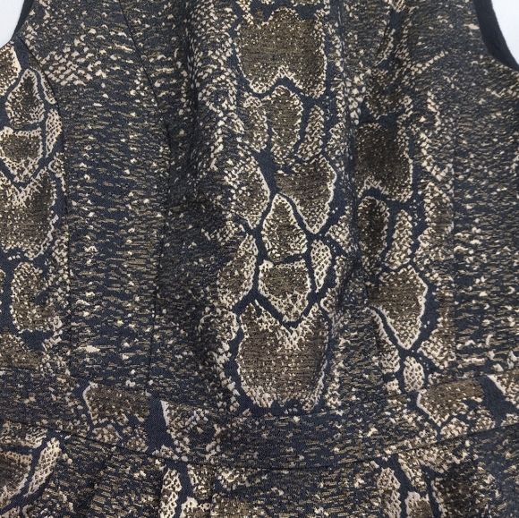 Dress - Picture 3 of 4